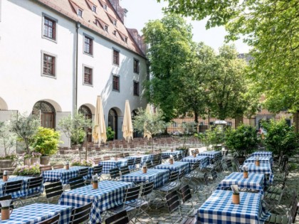 Фото: Zweibayernkueche, Zeughausstuben und Wei&amp;szlig;er Hase